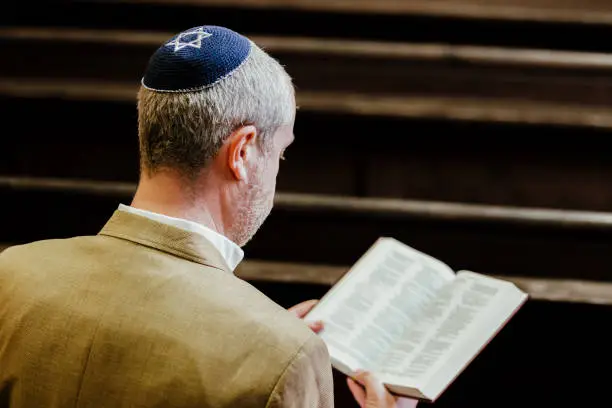 What do you dream about Synagogue?