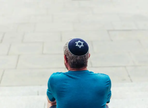 What do you dream about Yarmulka?